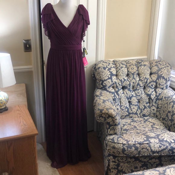 Adrianna Papell Dresses & Skirts - Adrianna Papell Evening “rich raisin” gown size 8